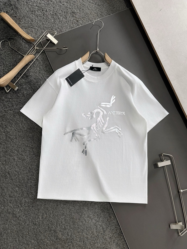 ブランドTシャツ正面デザイン